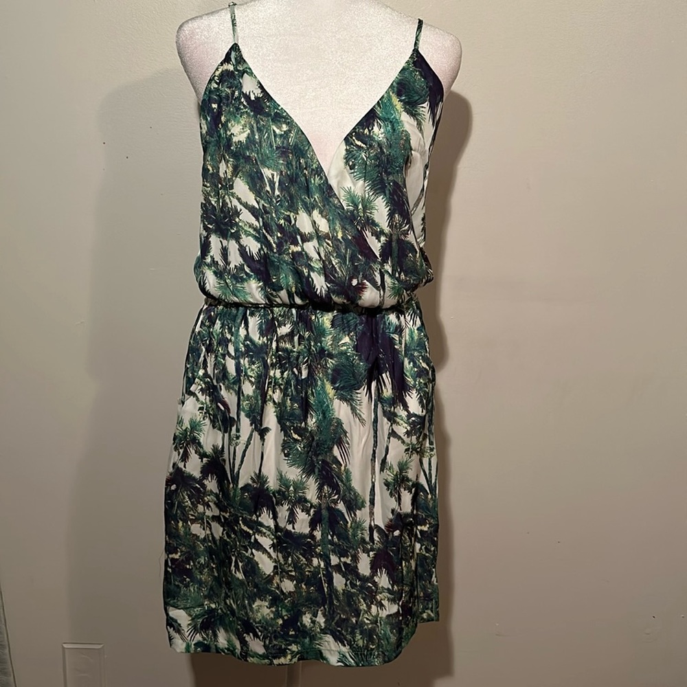 Dex  Green with White Dress Size M.
